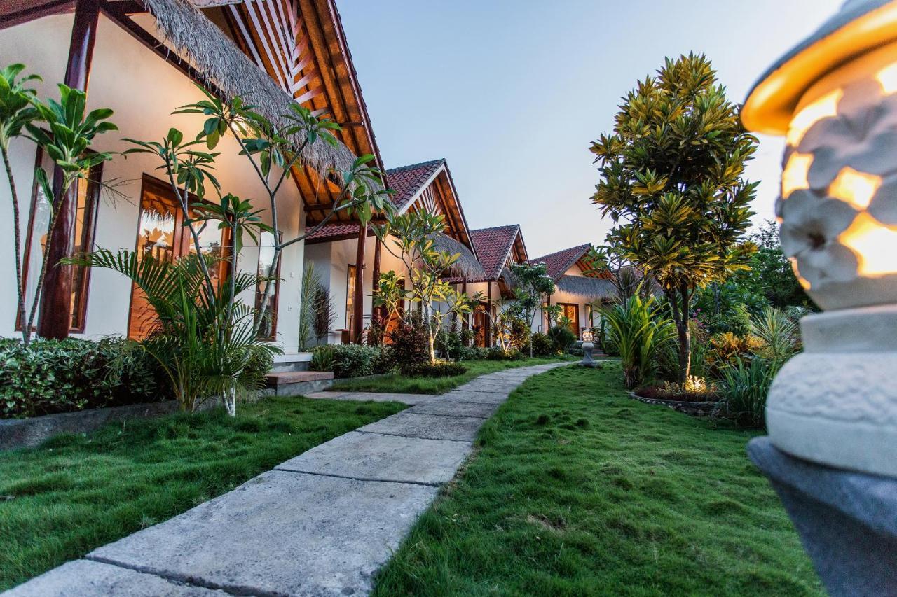 Camar Cottage & Hostel Toyapakeh Εξωτερικό φωτογραφία