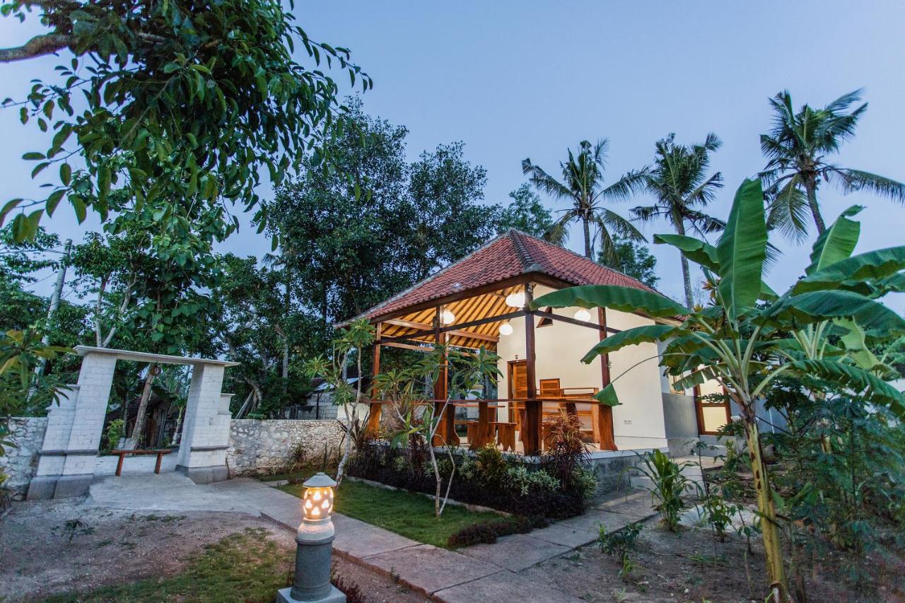 Camar Cottage & Hostel Toyapakeh Εξωτερικό φωτογραφία